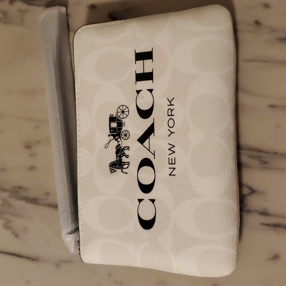 Coach Horse and Carriage Corner Zip Wristlet In Signature Canvas NWT